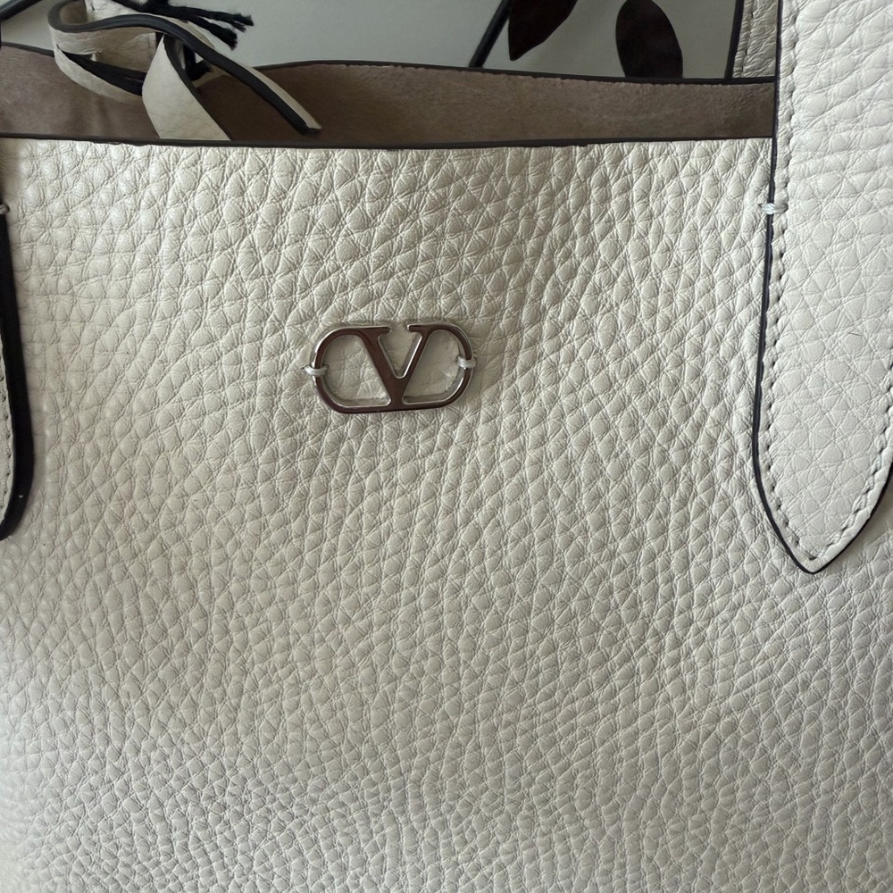 Valentino Garavani Nellcote Off White Leather Studded Tote with Pouch NWT - Picture 10 of 16